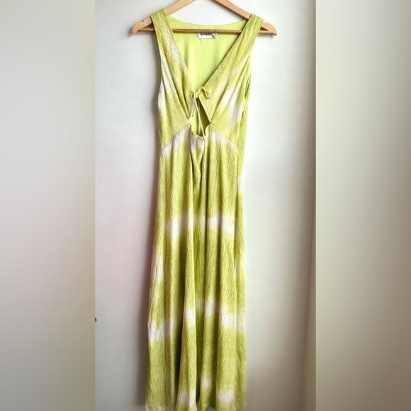 Sovere Nova Pleated midi Dress - Picture 4 of 6